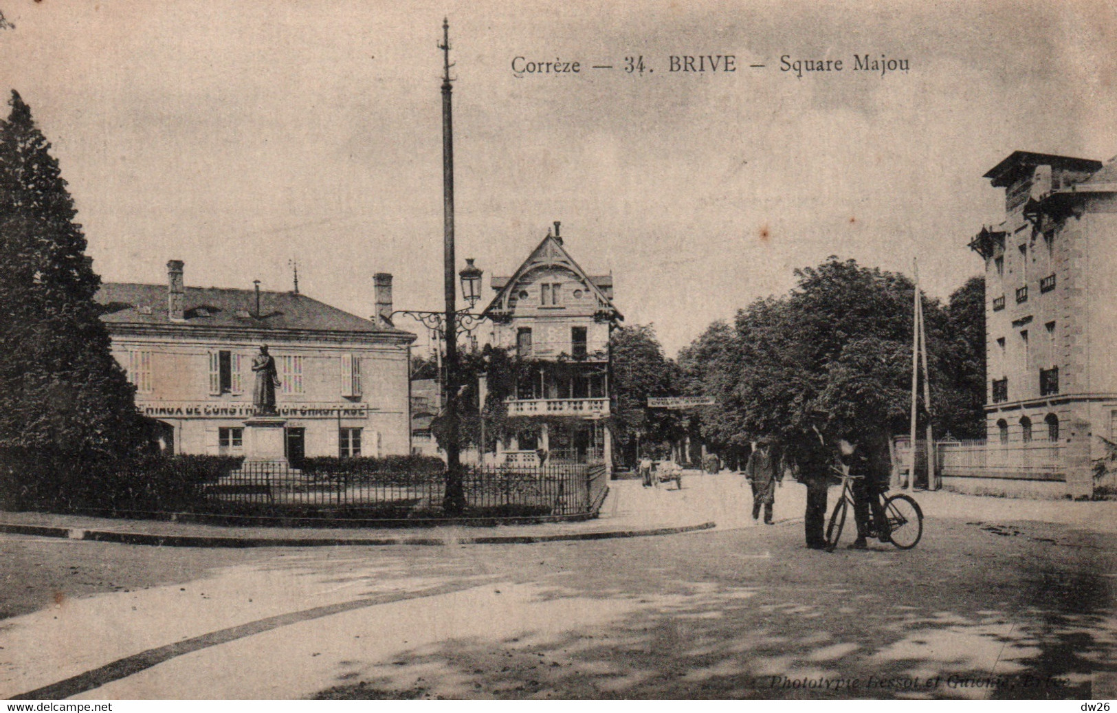 Brive-la-Gaillarde (Corrèze) Le Square Majou, Cycliste - Phototypie Bessot Et Guioni - Carte Animée N° 34 - Brive La Gaillarde