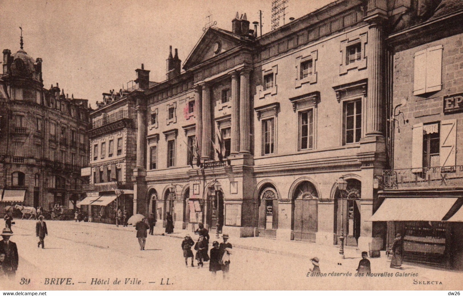 Brive-la-Gaillarde - L'Hôtel De Ville - Edition Nouvelles Galeries - Carte LL N° 39 - Brive La Gaillarde