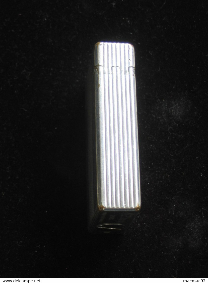 Très beau briquet à gaz - DUPONT - N° C8234   **** EN ACHAT IMMEDIAT ****