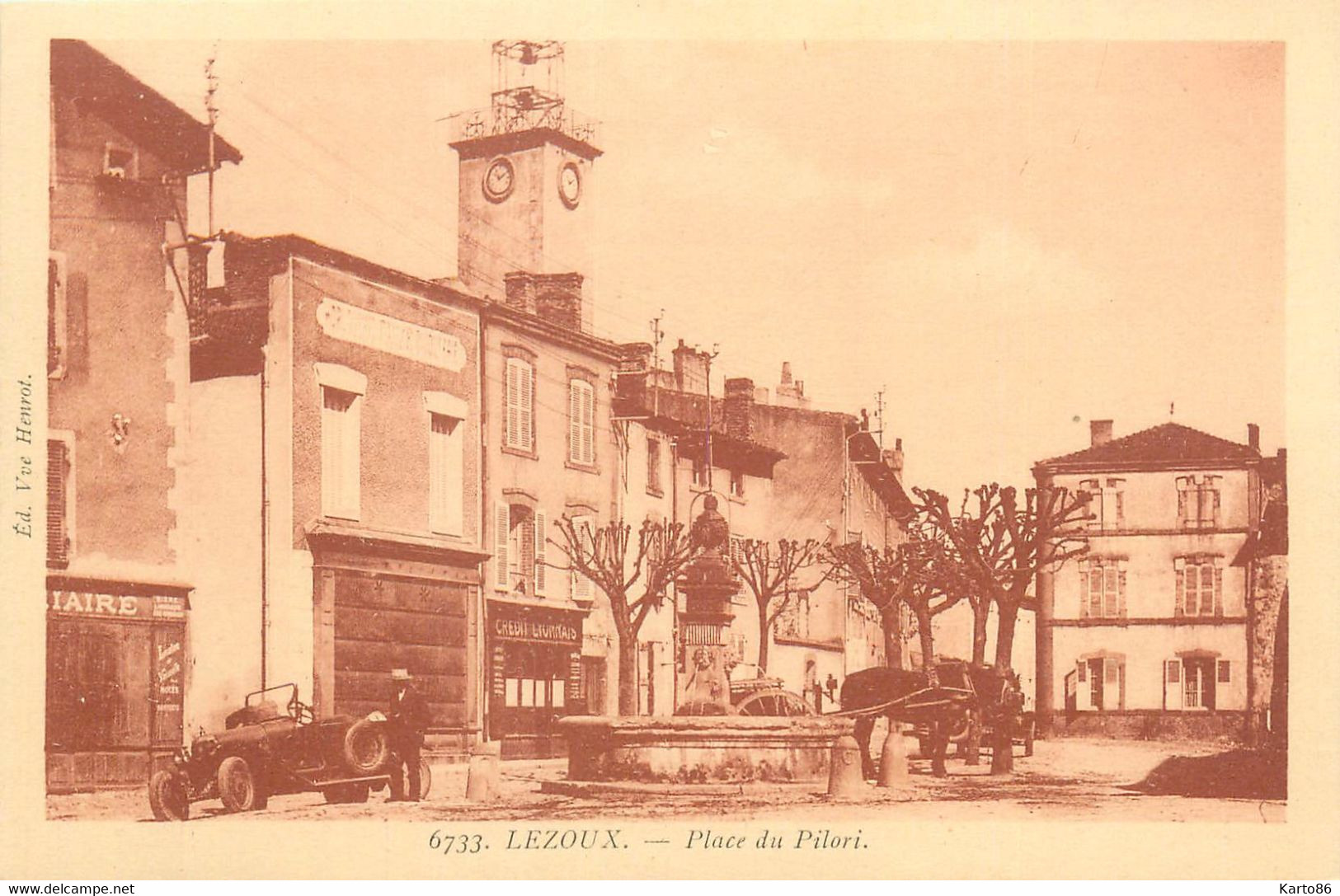Lezoux * La Place Du Pilori * Automobile Voiture Ancienne - Lezoux