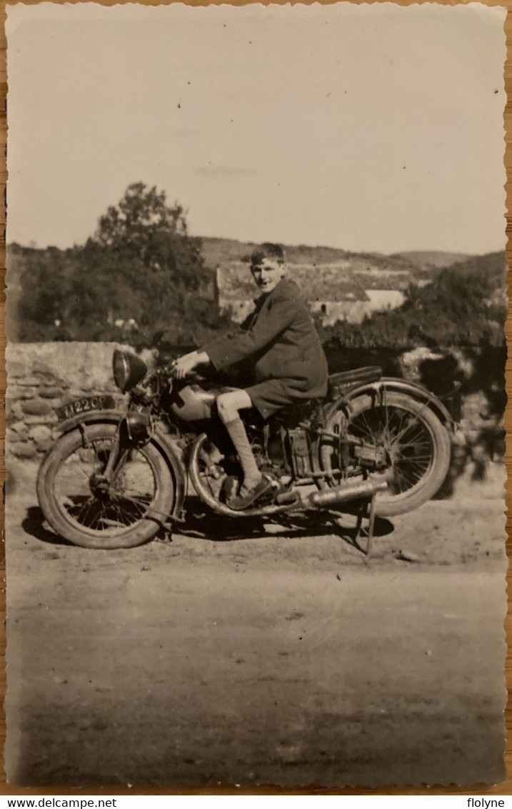 Moto - Carte Photo - Motocyclette Ancienne De Marque ? Automobile Transport - Motorfietsen