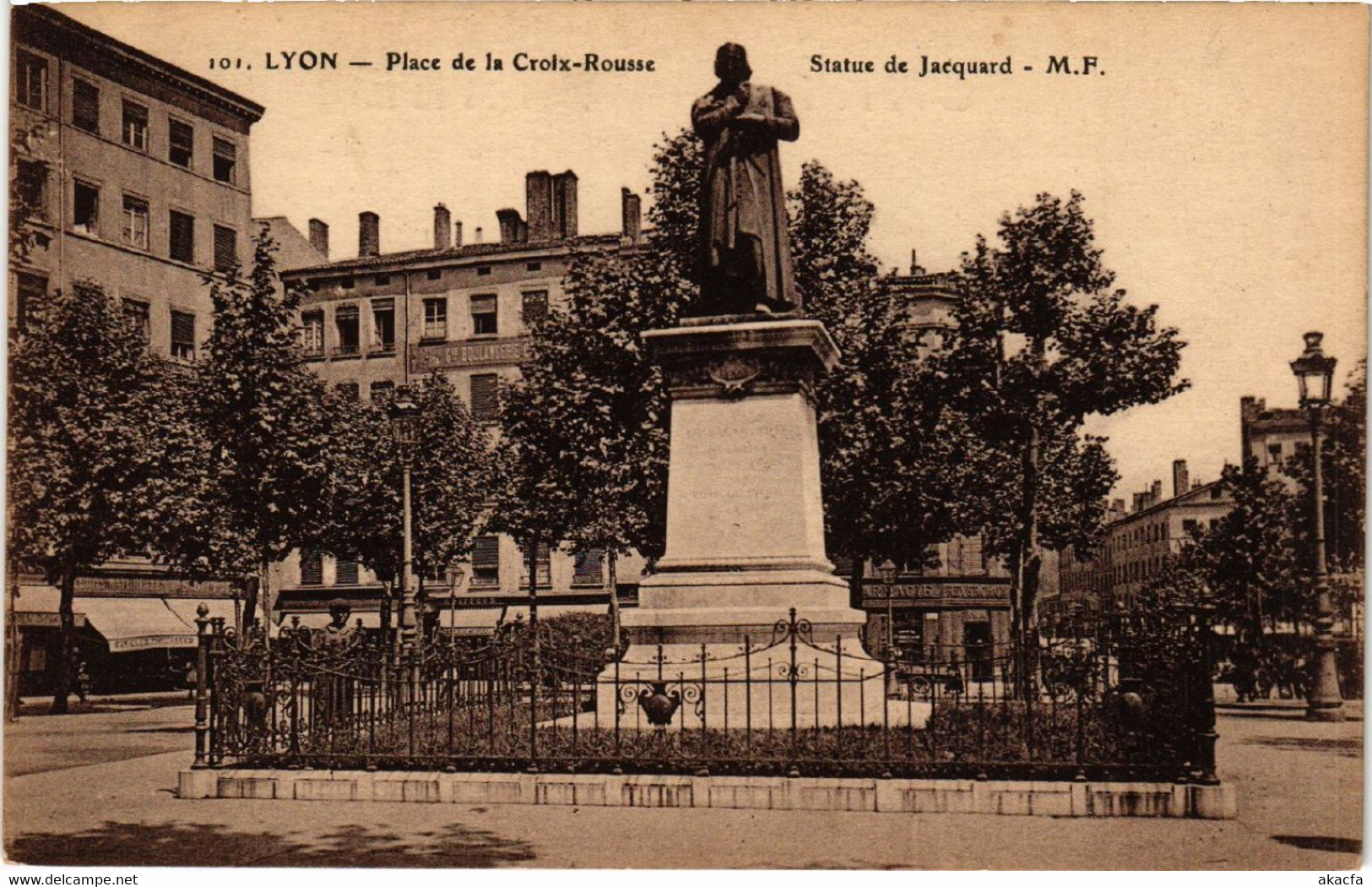 CPA LYON Place De La Croix Rousse-Statue De Jacquard (442650) - Lyon 4