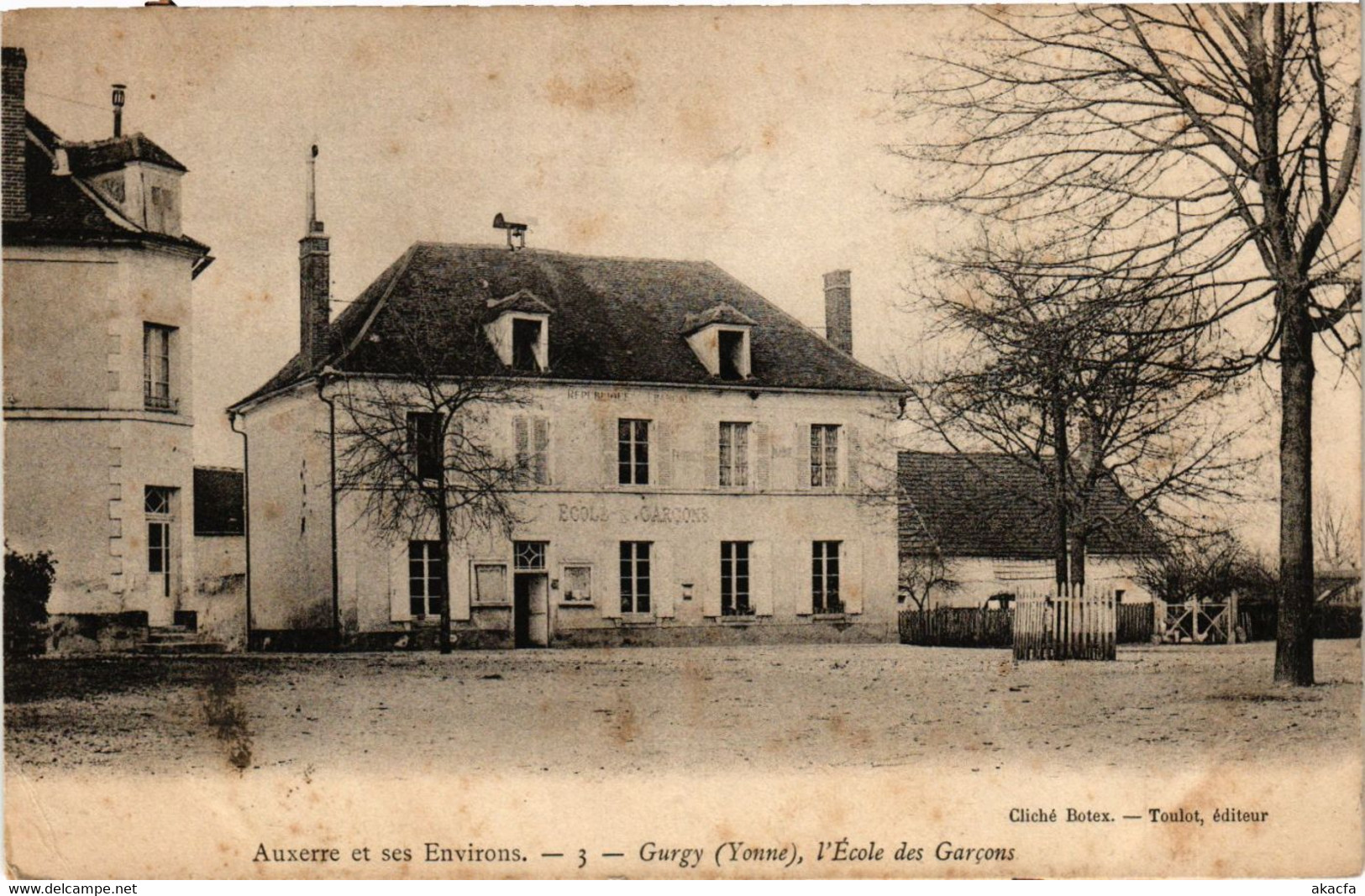 CPA AUXERRE Et Ses Env. - GURGY - L'École Des Garcons (357841) - Gurgy