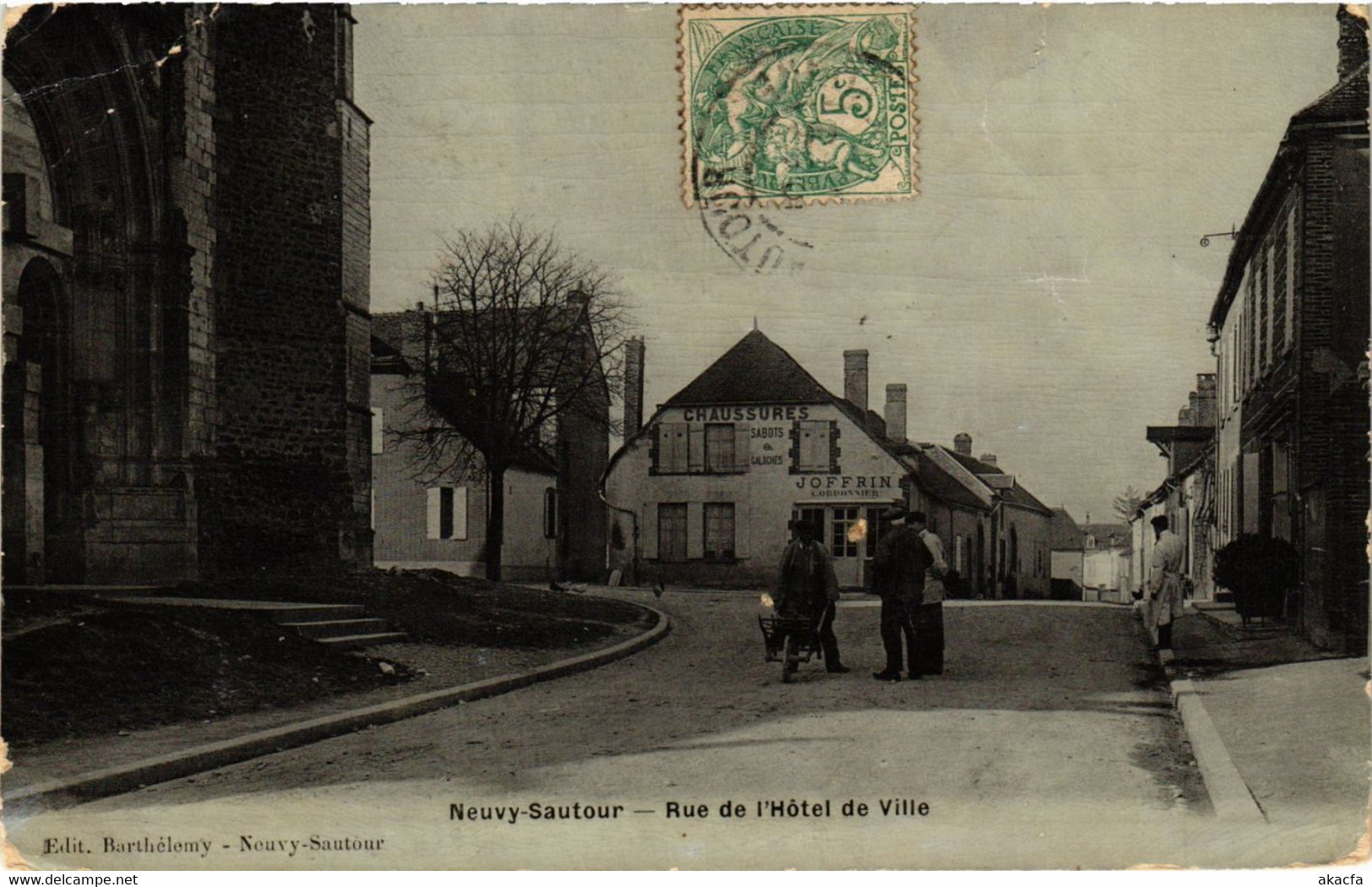 CPA NEUVY-SAUTOUR - Rue De L'Hotel De Ville (358418) - Neuvy Sautour