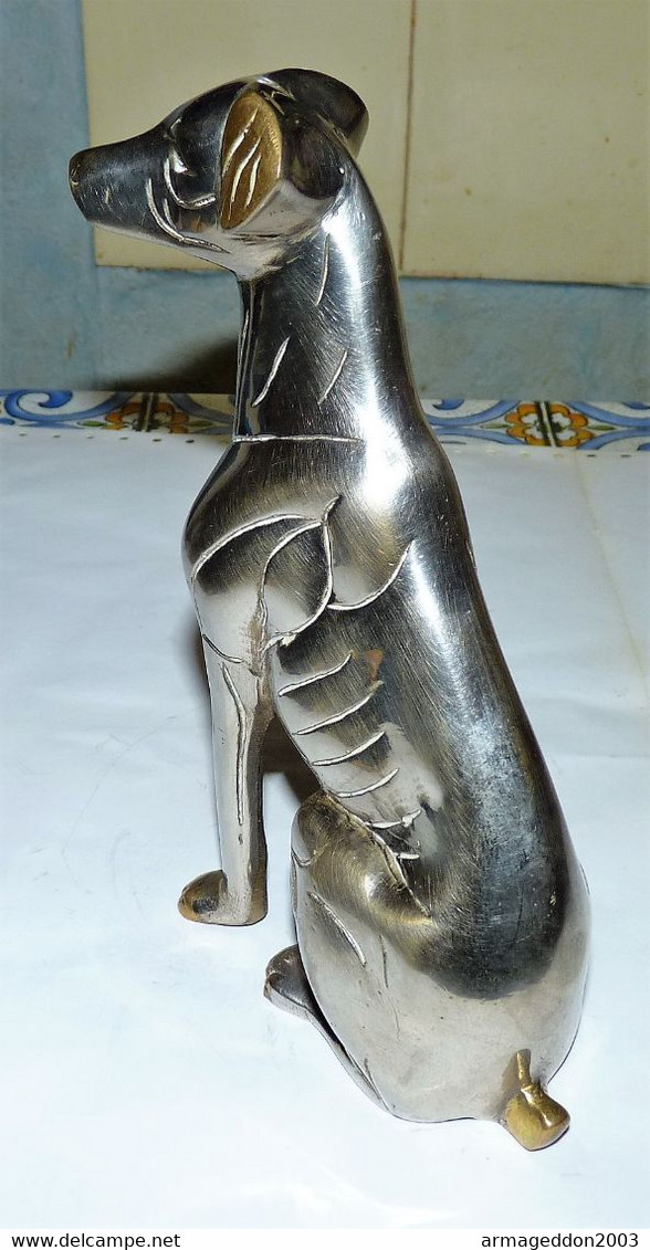 SUPERBE SCULPTURE STATUETTE EN METAL ARGENTE ET DORE CHIEN BRILLANT ASSIS EN TBE - Brons