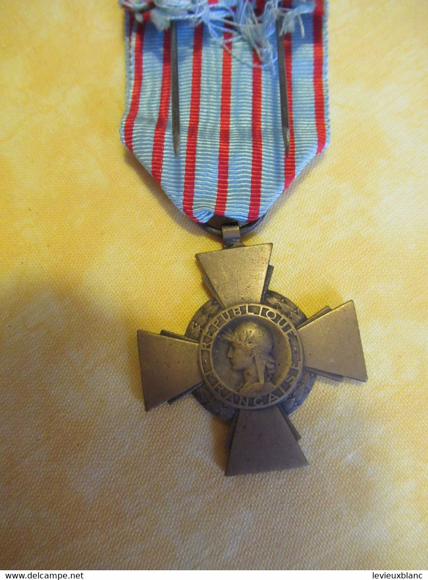 Croix Du Combattant/ République Française/ Bronze / Vers 1930-1970    MED416 - Francia