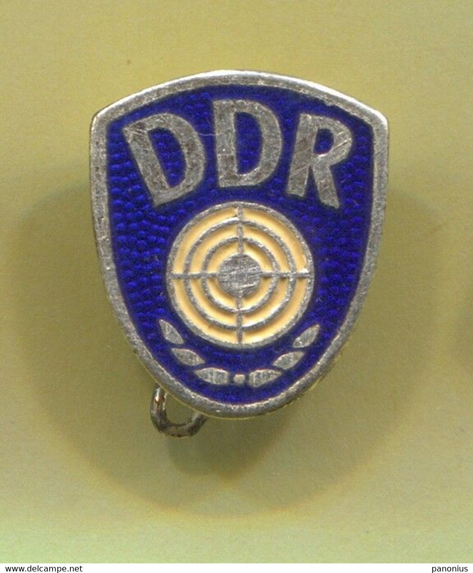 Archery Shooting - Germany DDR Association Federation, Vintage Pin Badge Abzeichen, Enamel - Tiro Al Arco