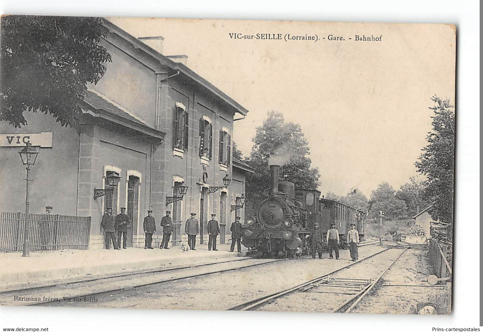 CPA 57 Vic Sur Seille La Gare Et Le Train - Vic Sur Seille