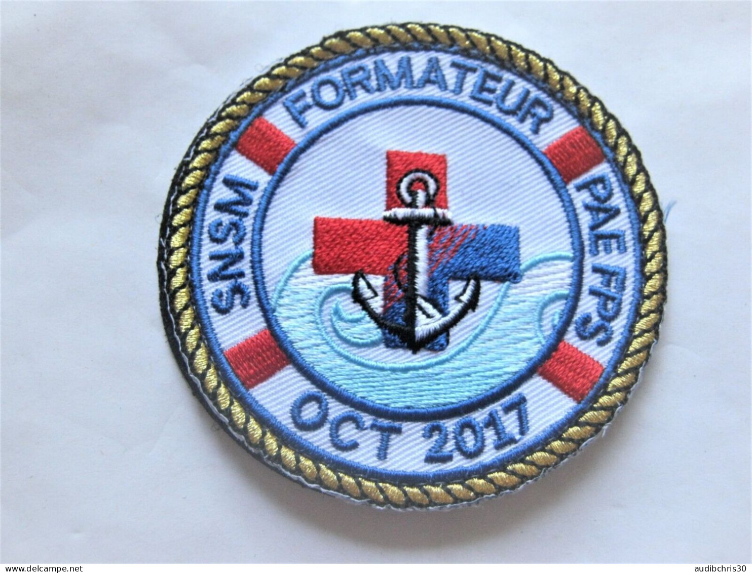 ECUSSON SAUVETAGE EN MER SNSM FORMATEUR PAE FPS OCTOBRE 2017 SCRATCH AU DOS 75MM - Firemen