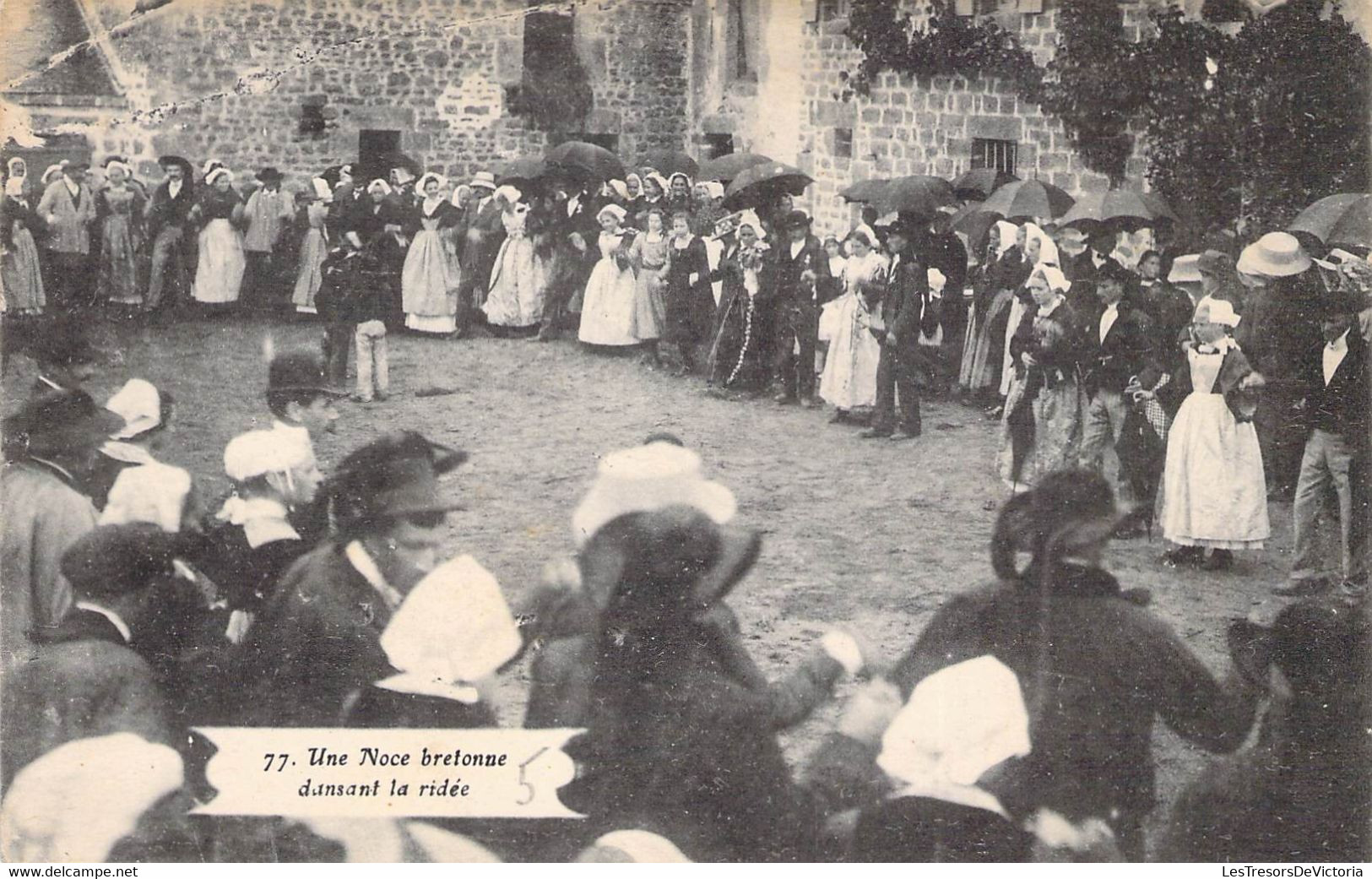 CPA France - Morbihan - Une Noce Bretonne Dansant La Ridée  - Artaud Et Nozais Edition - Animée - Folklore - Otros & Sin Clasificación