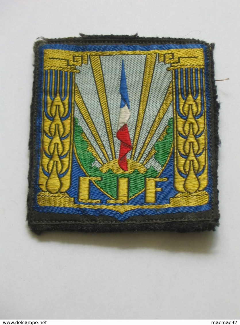 Écusson En Tissu - Insigne Général Des Chantiers De La Jeunesse Française   **** EN ACHAT IMMÉDIAT **** - Ecussons Tissu