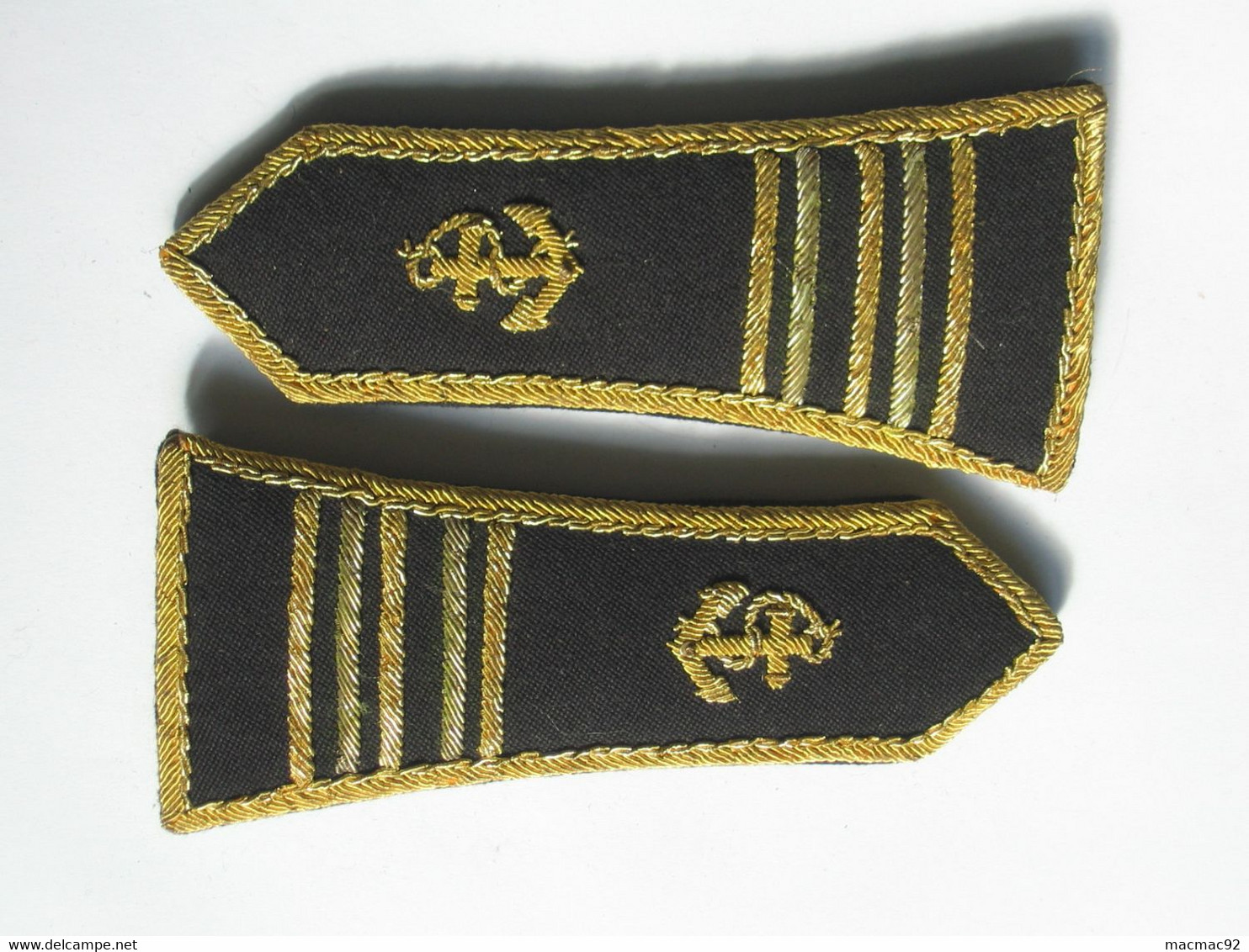 Très Belles Epaulettes à Identifier **** EN ACHAT IMMÉDIAT **** - Ecussons Tissu