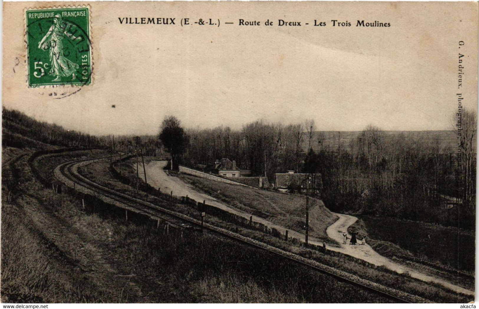 CPA VILLEMEUX - Route De DREUX - Les Trois Moulines (385673) - Villemeux-sur-Eure