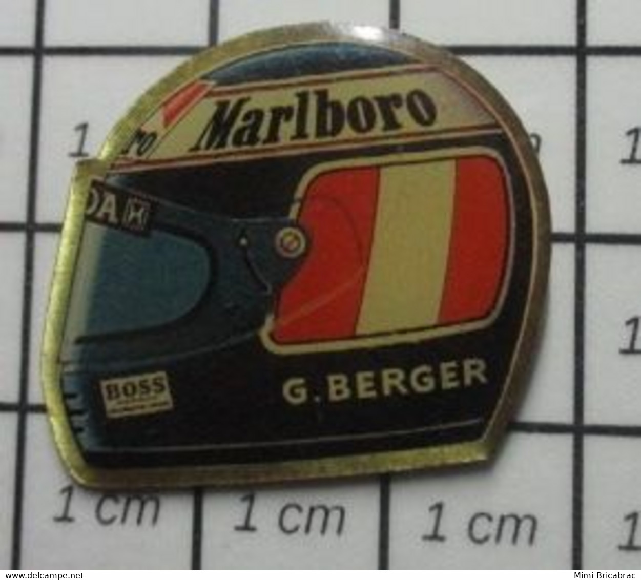 810i Pin's Pins / Beau Et Rare / SPORTS / FORMULE 1 CASQUE PILOTE G BERGER Et Son Gros Baton ! - Car Racing - F1