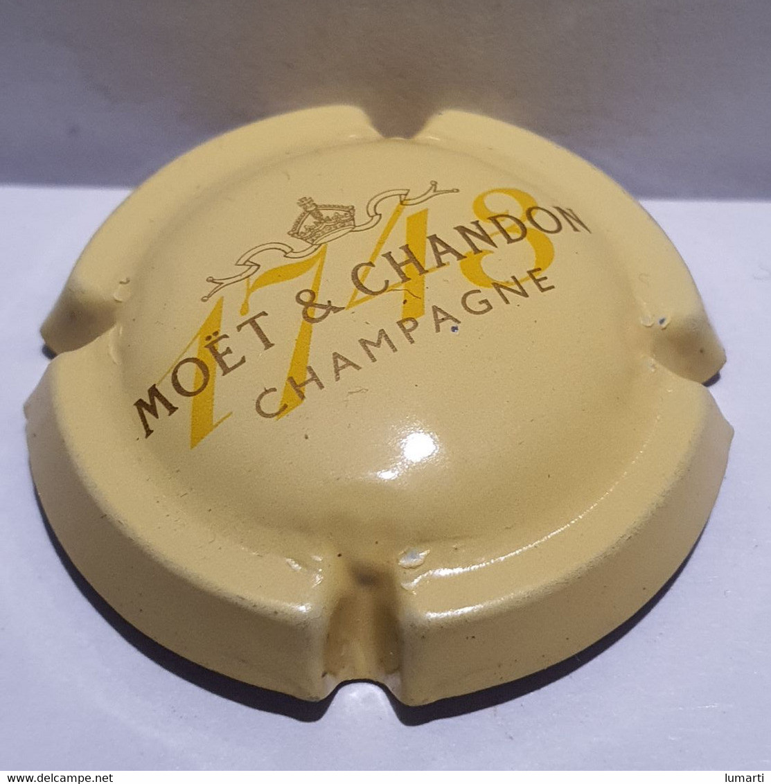 Capsule De Champagne - Moët Et Chandon - Crème Jaune - - Moet Et Chandon