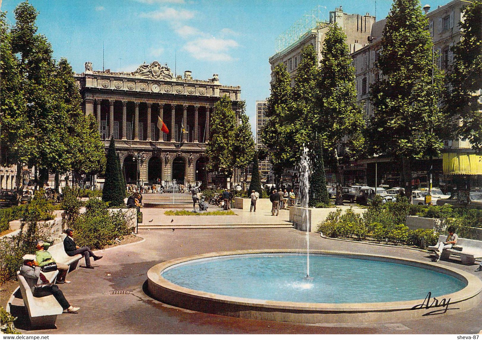 13 - Marseille - Le Jardin Et Le Palais De La Bourse - Parks