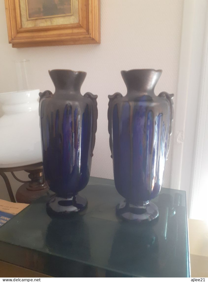 Paire De Vases En Grés Émaillé Bleu Glacure Marron. - Vasen
