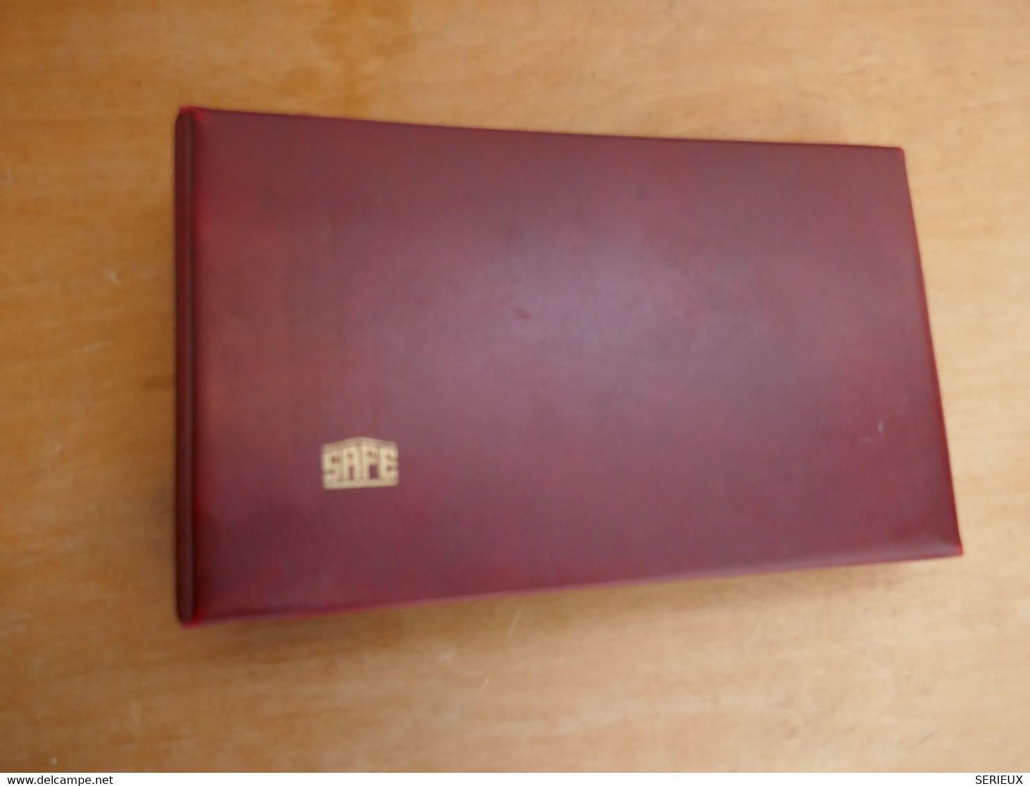 BEL ALBUM ROUGE SAFE+ VIDE+  ENV. 38 PAGES  POUR 80  LETTRES +BON ETAT+=>DE PREF. A PRENDRE PARIS - Bindwerk Met Pagina's