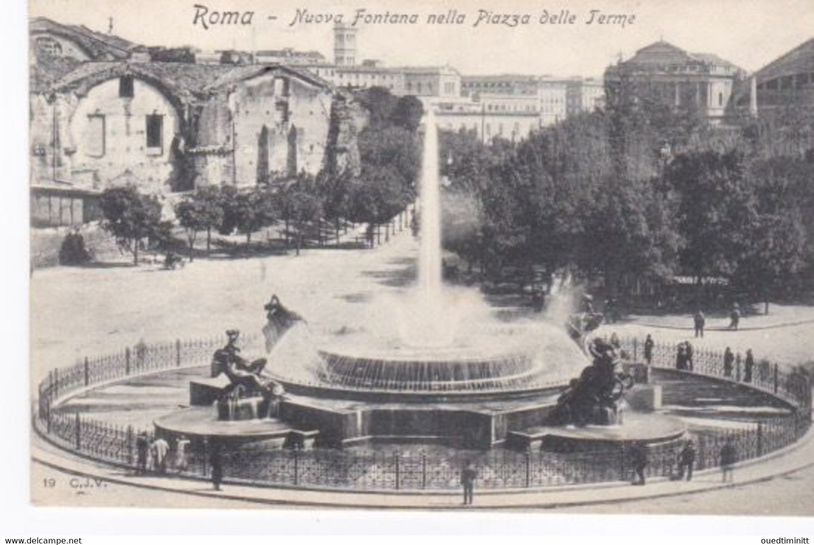 Roma Nouva Fontana Nelle Piazza Delle Terme - Lugares Y Plazas