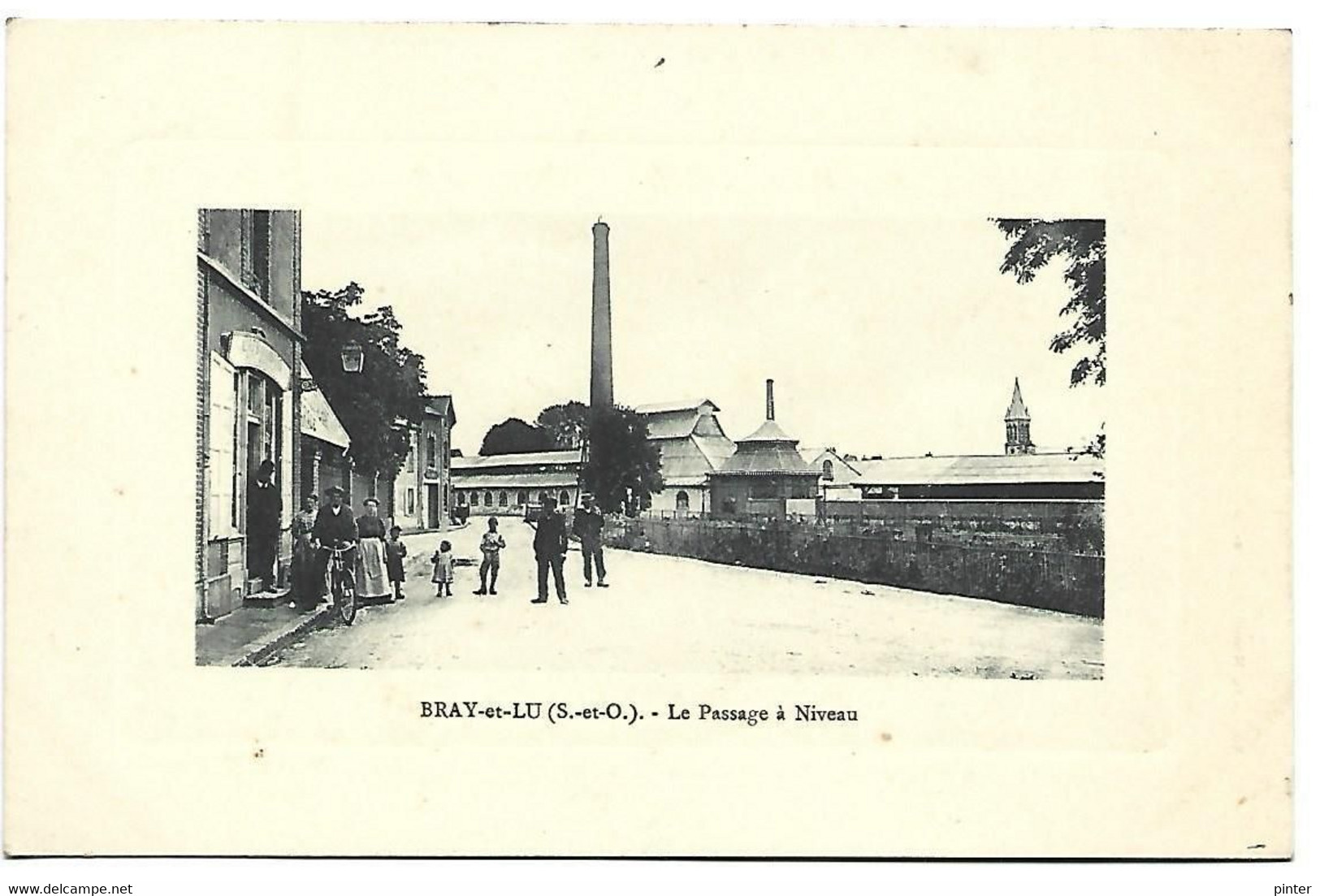 BRAY ET LU - Le Passage à Niveau - Bray-et-Lû