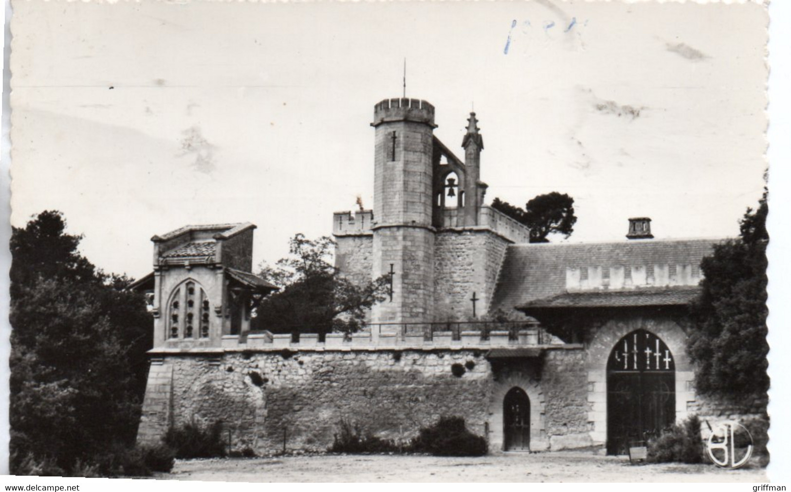 LAMBESC CHATEAU DES TAILLADES CPSM 9X14 TBE - Lambesc