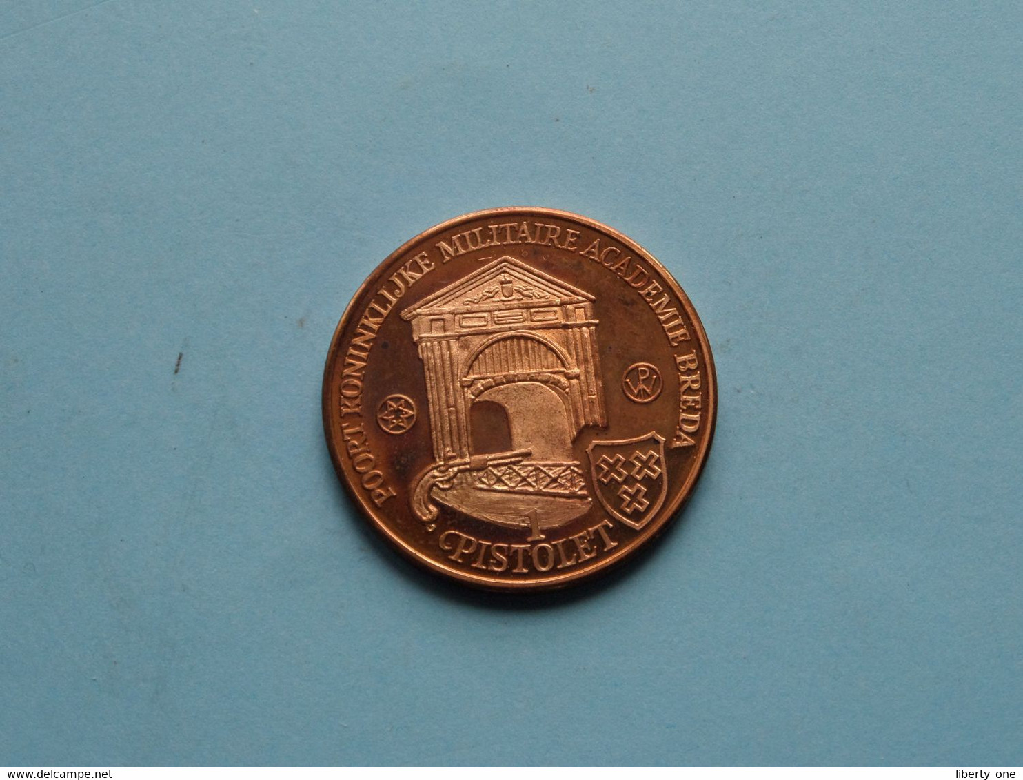 150 Jaar 1828-1978 KONINKLIJKE MILITAIRE ACADEMIE " PISTOLET " Poort Academie BREDA ( See SCANS ) 3 Cm.! - Souvenirmunten (elongated Coins)