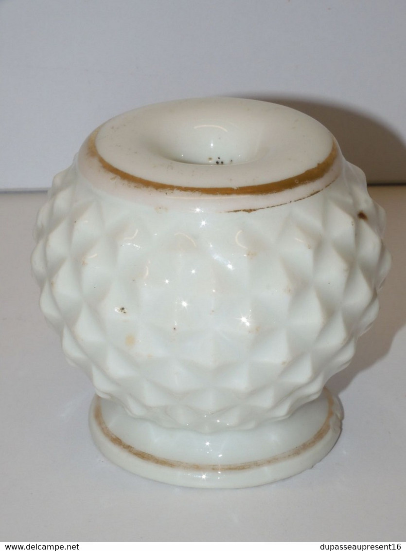 *BEL ANCIEN ENCRIER CERAMIQUE FORME ANANAS BLANC & Dorures COLLECTION XIXe   E - Inkwells