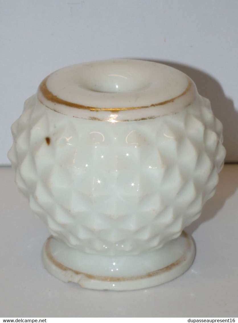 *BEL ANCIEN ENCRIER CERAMIQUE FORME ANANAS BLANC & Dorures COLLECTION XIXe   E - Inkwells