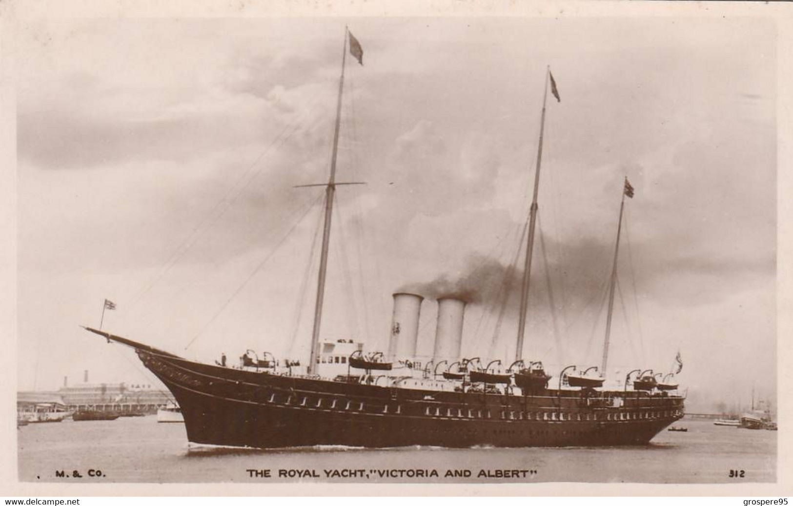 THE ROYAL YACHT VICTORIA AND ALBERT PUBLISHED BY MILLS & CO PORTSMOUTH RARE - Paquebots