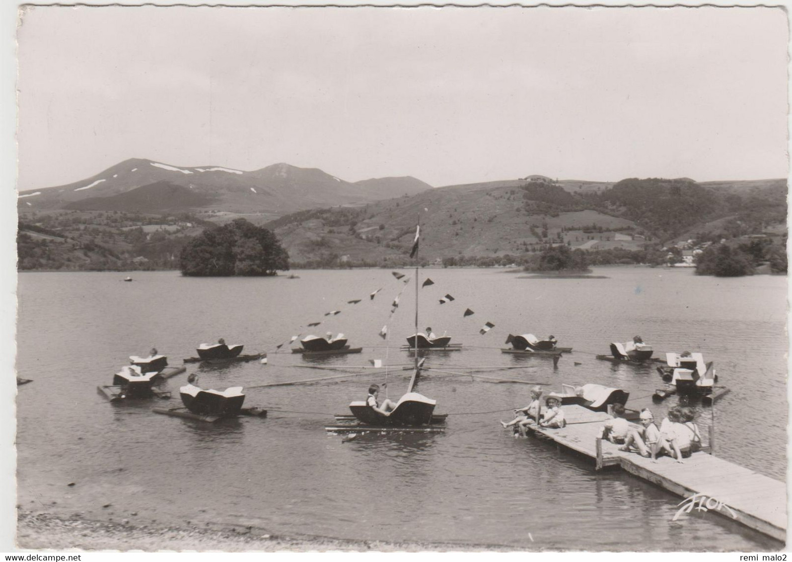 CPSM   Lac Chambon 63  Manège D'enfants - Jeux Régionaux