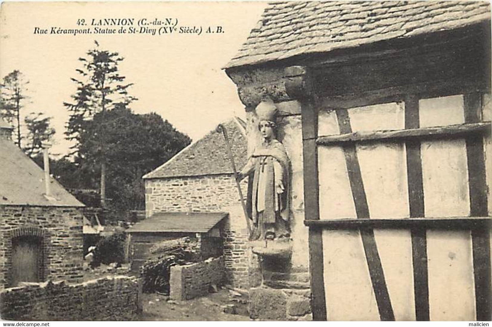 - Côtes D Armor -ref-D525- Lannion - Rue Kérampont - Statue De St Divy ( XVe Siècle ) - Statues - Saints - Religions - - Lannion