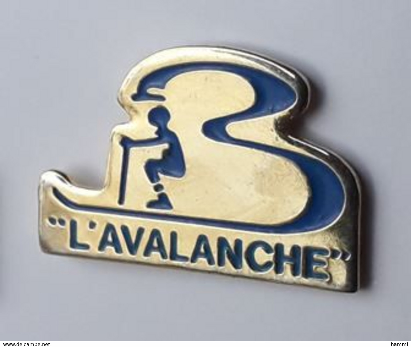 R36 Pin's L'AVALANCHE Ski Restaurant Discothèque Achat Immédiat - Sports D'hiver