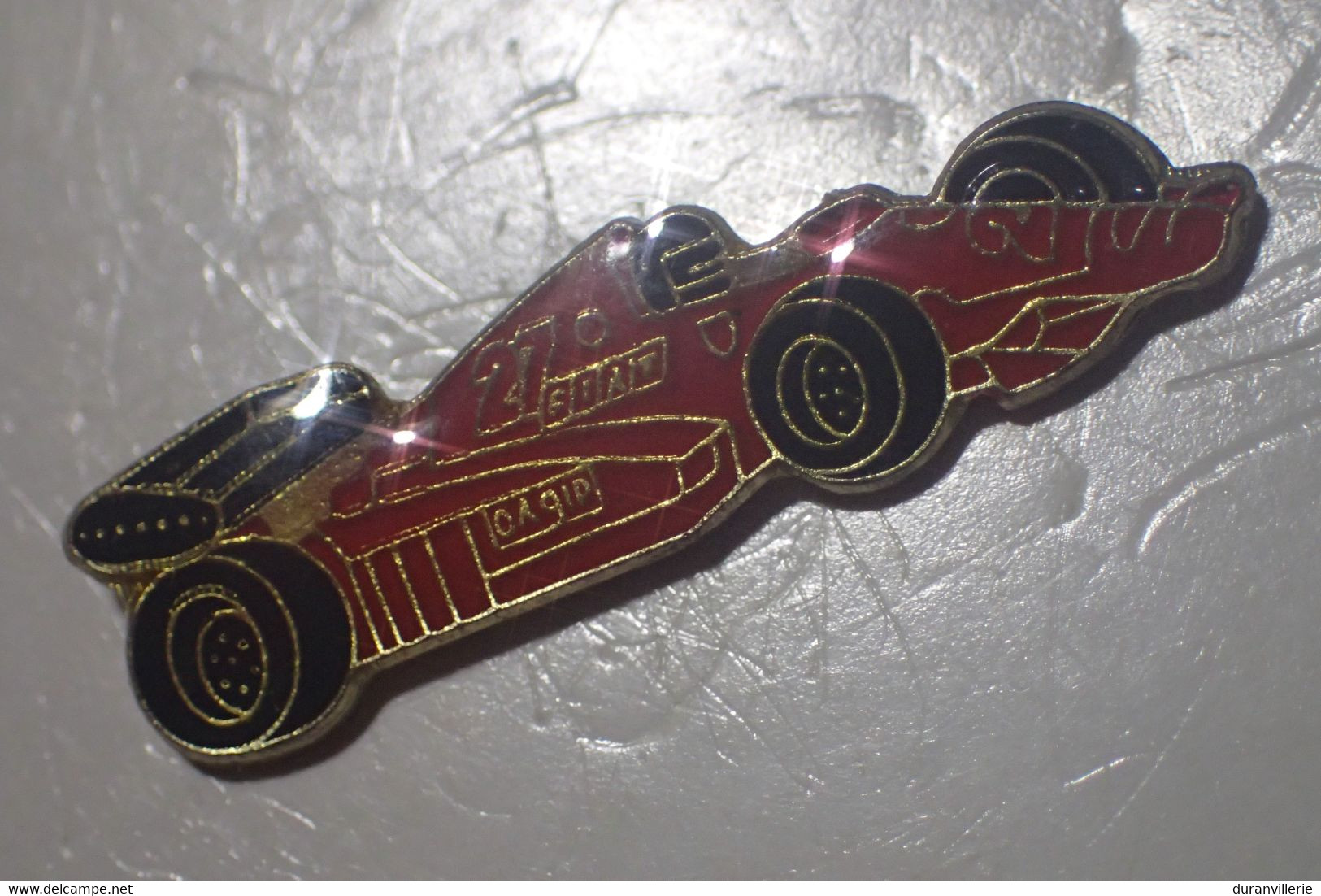 Pin's AUTOMOVILES FIAT ROUGE N°27 F1 FORMULE1 - Fiat