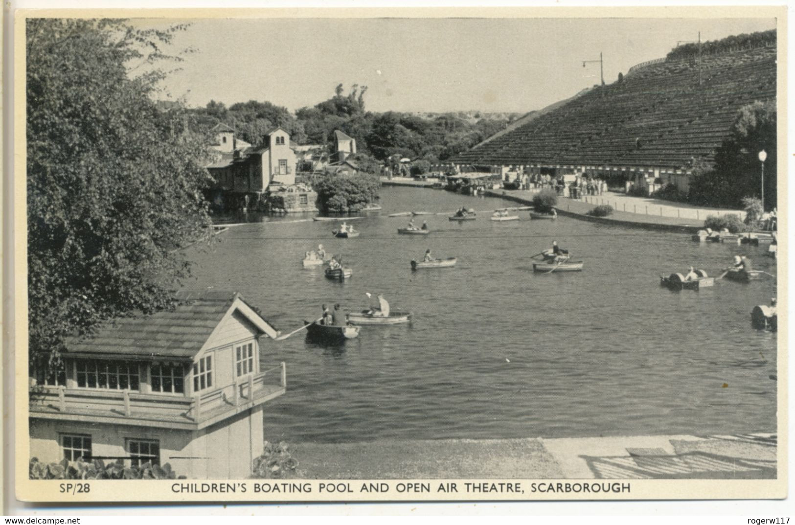 Children's Boating Pool And Open Air Theatre, Scarborough - Scarborough