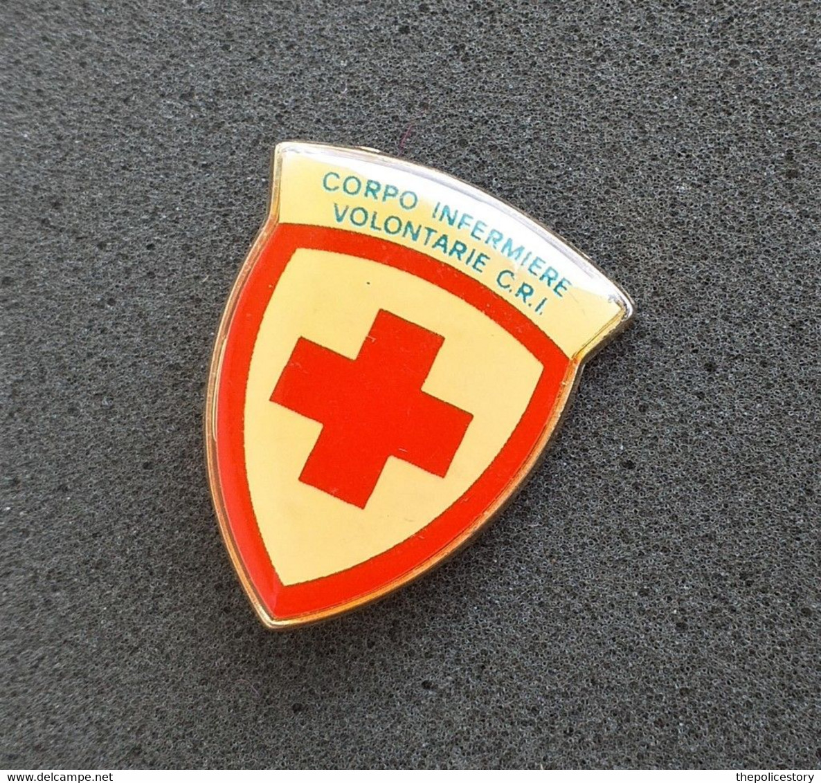 Scudetto Spilla Vintage Corpo Infermiere Volontarie C.R.I. Croce Rossa - Geneeskundige Diensten