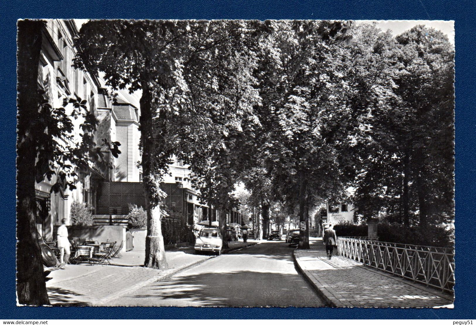 Luxembourg.  Mondorf-les-Bains. Avenue Des Bains. Entrée De L'Hôtel Grand Chef. - Mondorf-les-Bains