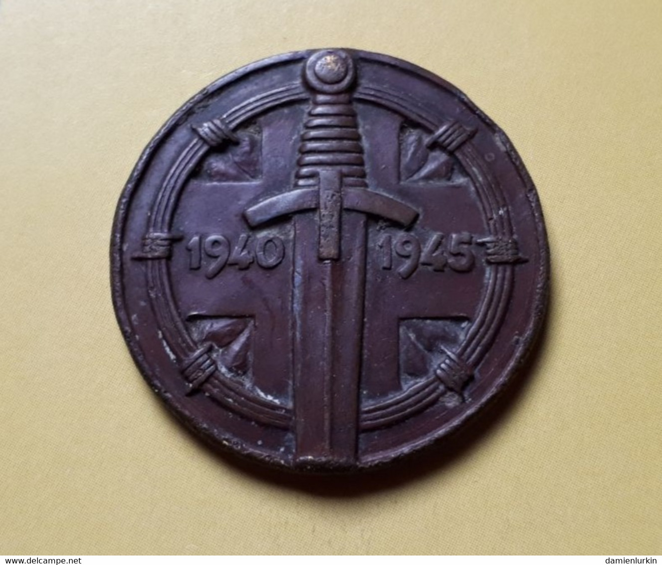 BELGIQUE MEDAILLE DU PRISONNIER DE GUERRE 1940-1945 (ATTACHE COUPEE) - Belgio