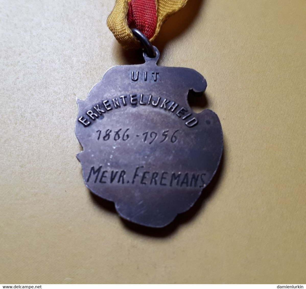 BELGIE BELGIQUE ECHO DE LA DYLE MEDAILLE DE RECONNAISSANCE UIT ERKENTELIJKHEID 1866-1956 MEVROUW FEREMANS 33/24MM - Professionals / Firms