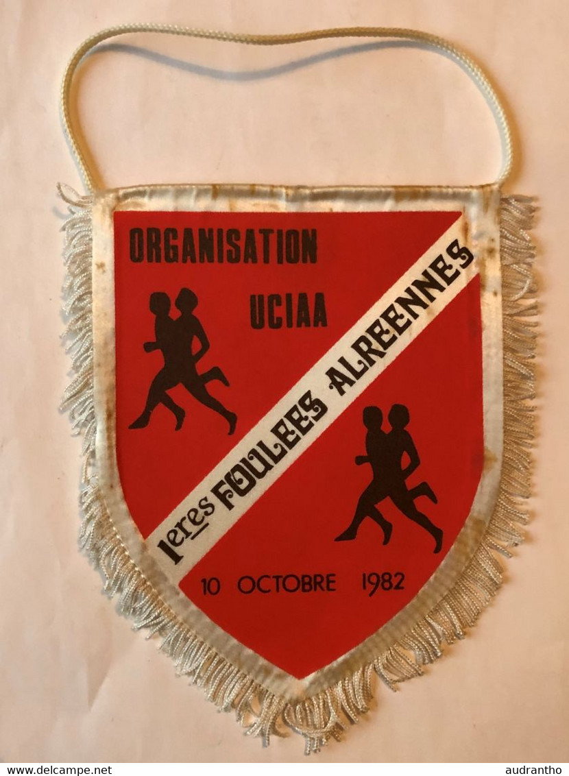Grand Fanion Souvenir Du 1ères Foulées ALREENNES 10 Octobre 1982 - UCIAA - AURAY - Athlétisme