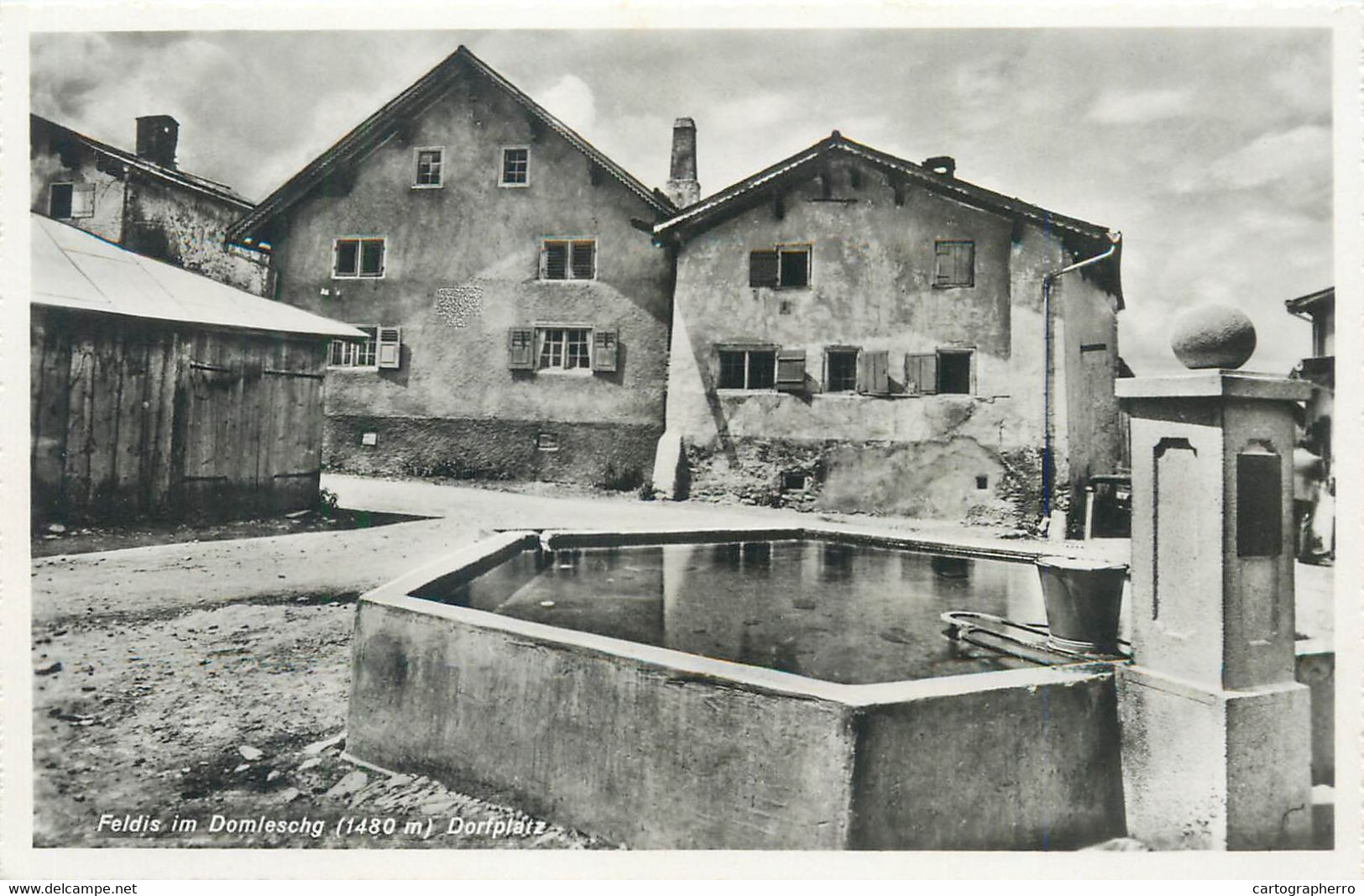 Switzerland Postcard Feldis Im Domieschg Dorfplatz - Feldis/Veulden