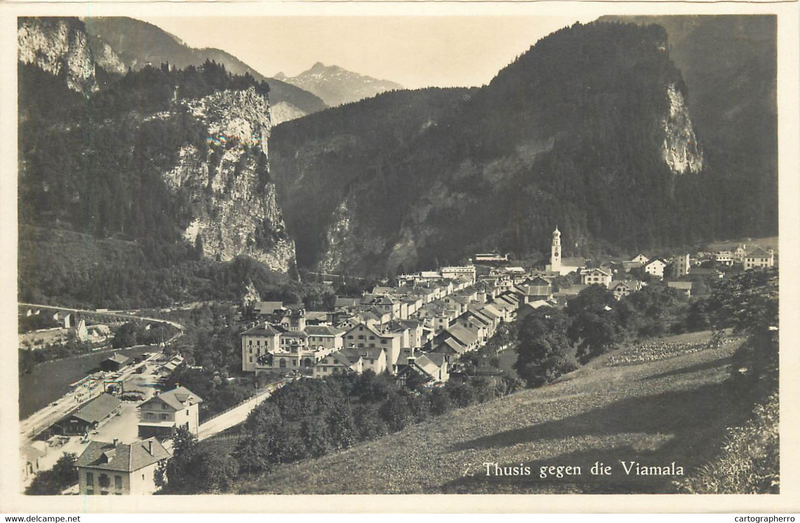 Switzerland Postcard Thusis Gegen Die Viamala Mountain Side - Thusis