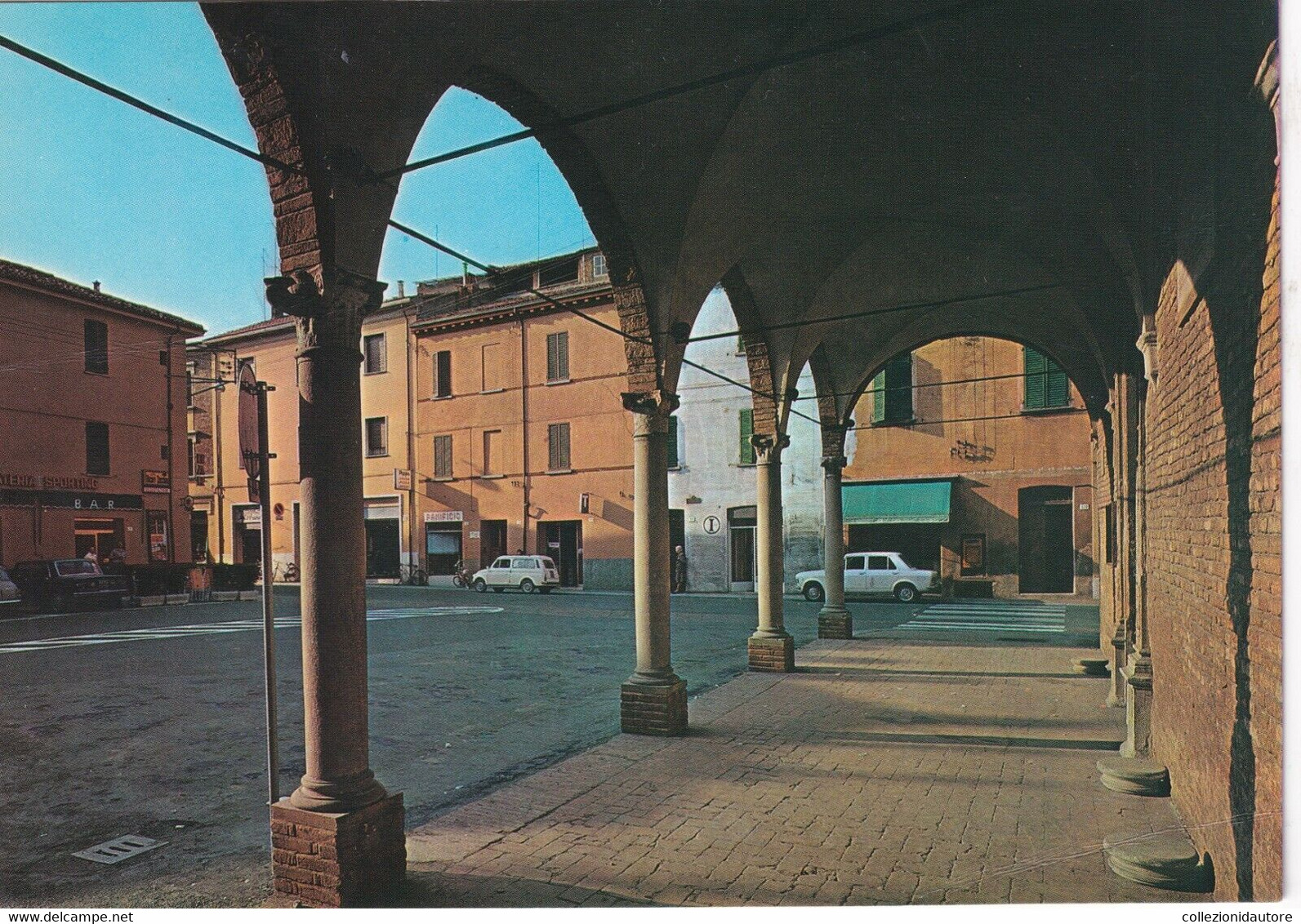 IMOLA - CARTOLINA FG SPEDITA - PORTICATO DELLA CHIESA DEI SERVI - PIAZZA MIRRI - AUTO D'EPOCA - FIAT 128 - Imola