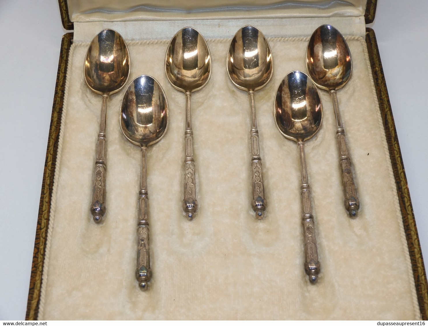 * COFFRET BIJOUTERIE ANACLET 6 PETITES CUILLERES METAL ALLIAGE BLANC VITRINE   E - Spoons