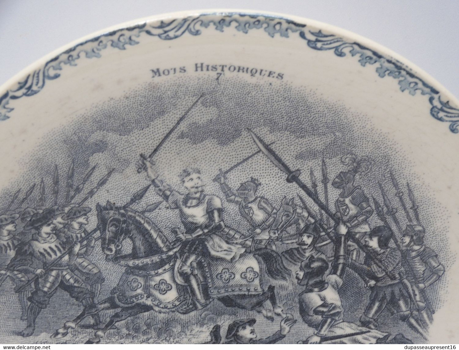 *ANCIENNE ASSIETTE HB & Cie TERRE De FER MOTS HISTORIQUES QUI M'AIME ME SUIVE E - Choisy Le Roi (FRA)