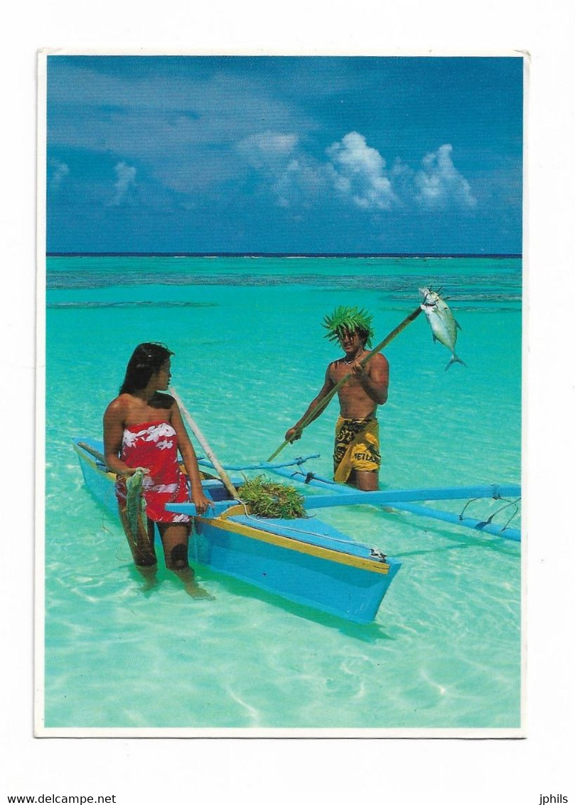 Couple Polynésien Retour De Péche En Pirogue Photo A SYLVAIN - Polynésie Française