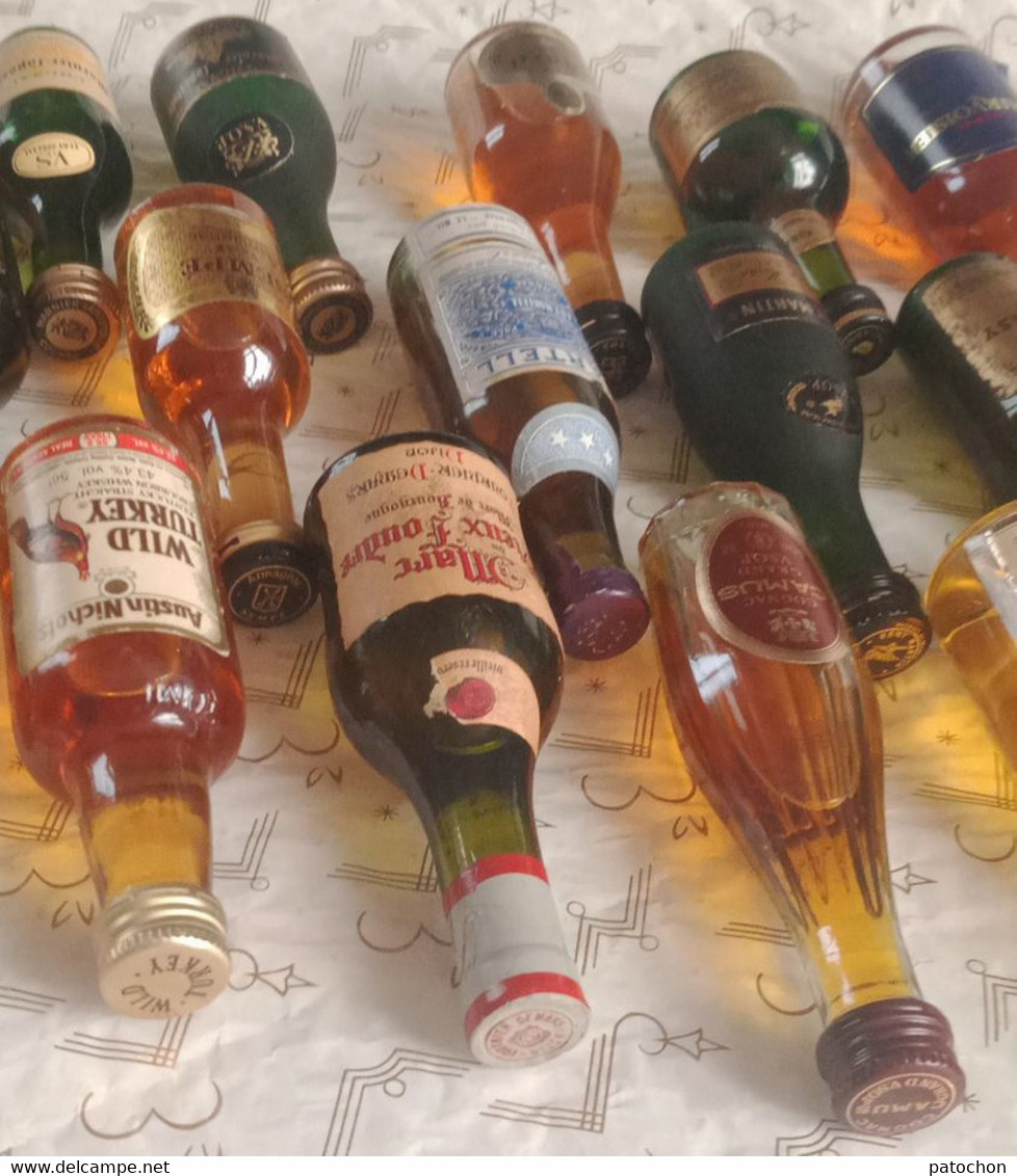 23 Mignonnettes Cognac Whisky etc DOBLE.V Otard Camus Couvoisier Martell Marnier ect...!