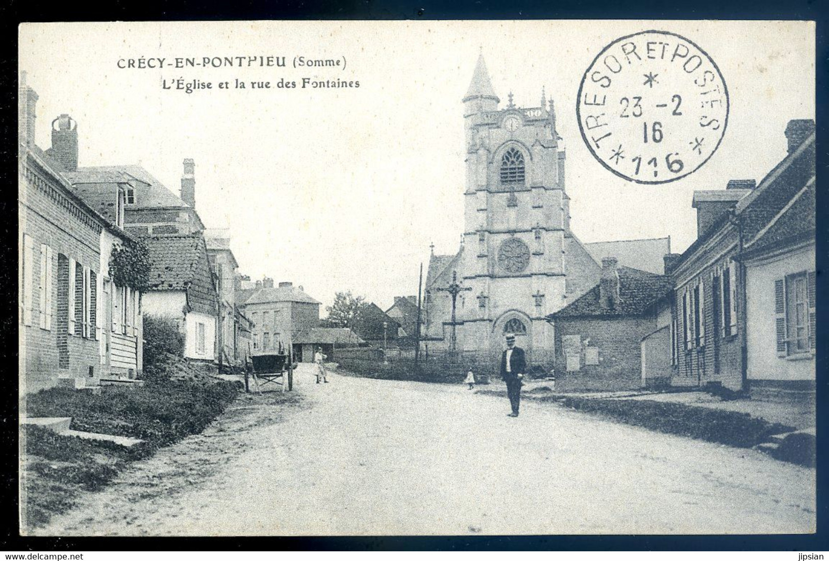 Cpa Du 80 Crécy En Ponthieu  -- L' église Et La Rue Des Fontaines     AOUT22-39 - Crecy En Ponthieu