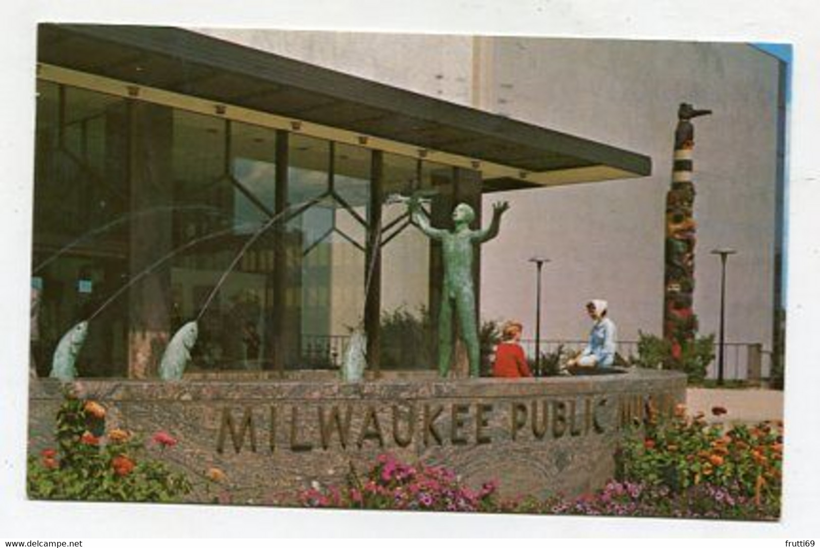 AK 093864 USA - Wisconsin - Milwaukee - Milwaukee Public Museum - Milwaukee