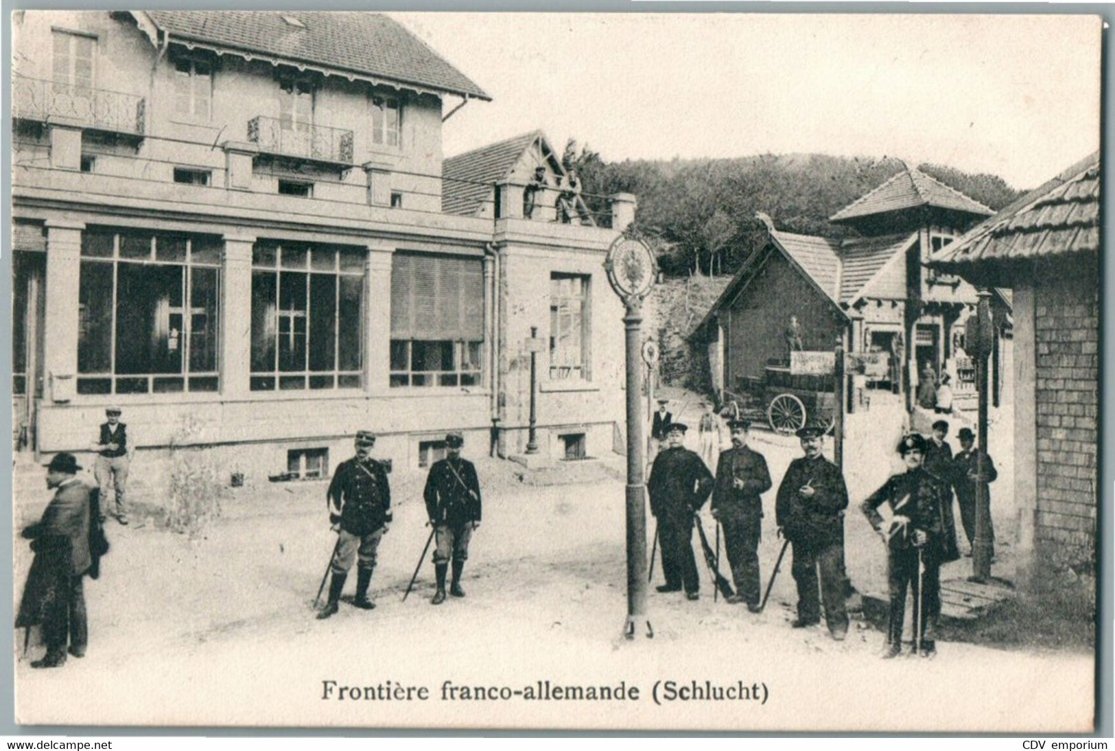 FRONTIERE 1909 FRANCO ALLEMANDE SCHLUCHT DOUANES ANIMATION DOUANIERS GENDARMES AUTOBUS VOYAGEURS (88) VOSGES CPA - Douane