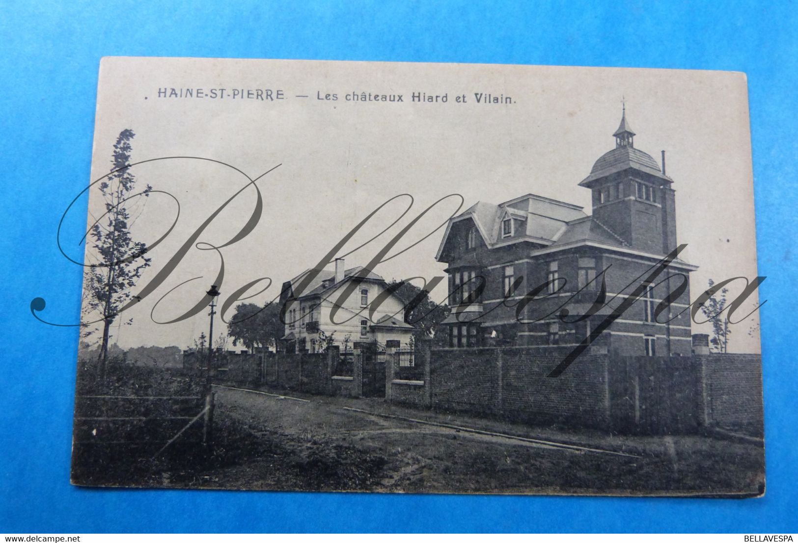 Haine St Pierre  Les Chateau Hiard Et Vilain & Eglise. 2 X Cpa - La Louvière